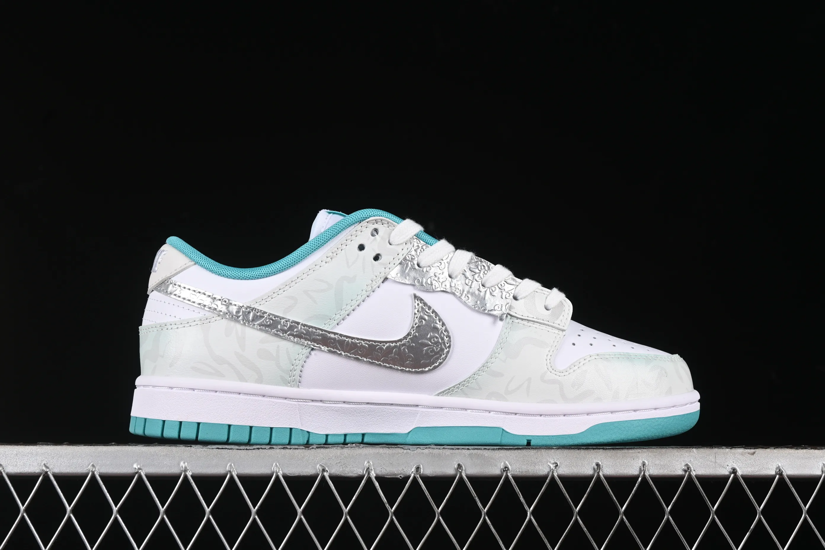 All Categories Nk SB Dunk Series Nk SB Dunk Low Low-top Sneakers Nk Dunk Low Panda Prank Special Project Heartbeat Email Mint Heart SB Low-top Casual Sneakers DV0833-102
